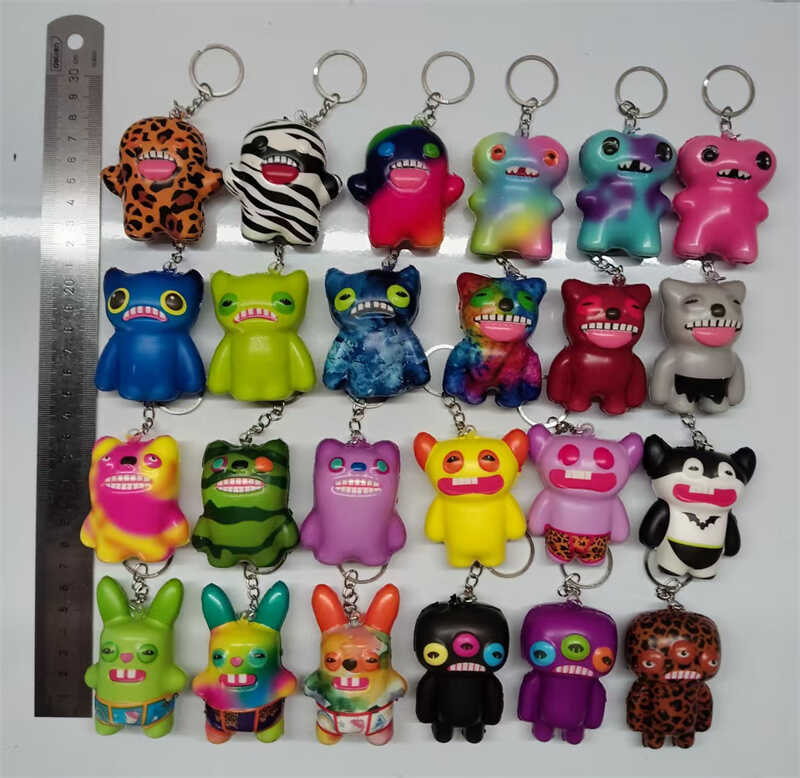 Брелок C 75227 (200) ЦІНА ЗА 12 ШТУК В УПАКОВЦІ, сквіш, герої, середня висота: 6 см, ароматизовані, металевий ланцюжок, карабін, в пакеті