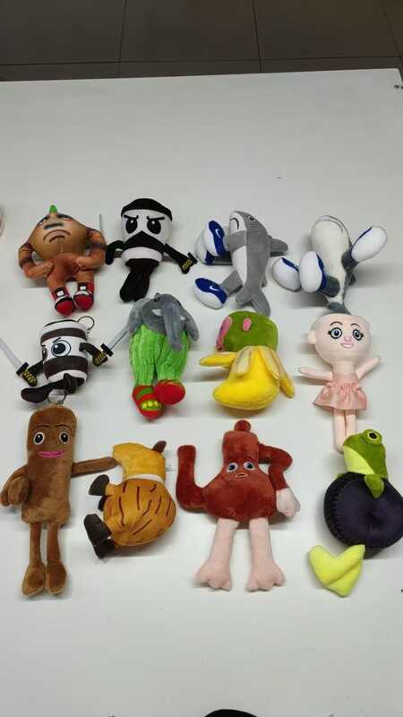 М`яка іграшка-брелок M 19877 (480) ЦІНА ЗА 1 ШТУКУ, герой, поверхня: м’який текстиль, наповнення: синтепон, металевий ланцюжок, карабін