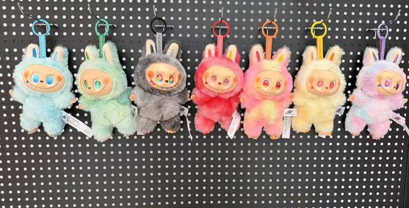 М`яка іграшка-брелок M 19732 (600) ЦІНА ЗА 1 ШТУКУ, герой, висота - 16см, оберт голови на 360°, рухомі кінцівки, м'яке хутро, текстильна стрічка, карабін