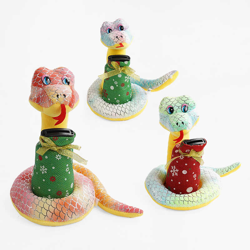 Скарбничка M 17629 (174) 3 види, символ року, змія, висота - 18, 5 см, ОЗВУЧУВАННЯ УКРАЇНСЬКОЮ МОВОЮ, співає пісню, ВИДАЄТЬСЯ ТІЛЬКИ МІКС ВИДІВ