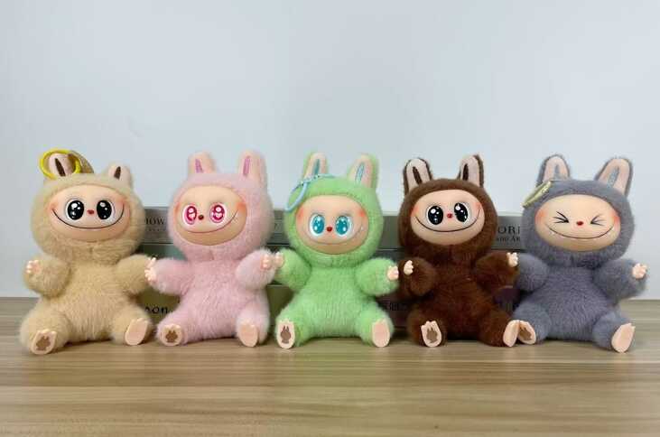 М'яка іграшка-брелок M 19738 (300) ЦІНА ЗА 1 ШТУКУ, герой, висота - 16см, рухомі кінцівки, м'яке хутро, текстильна стрічка, карабін, ВИДАЄТЬСЯ ТІЛЬКИ МІКС ВИДІВ