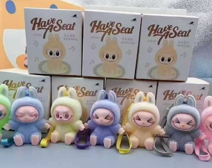 М`яка іграшка-брелок M 19788 (400) герой-сюрприз, в коробці, ВИДАЄТЬСЯ ТІЛЬКИ МІКС ВИДІВ