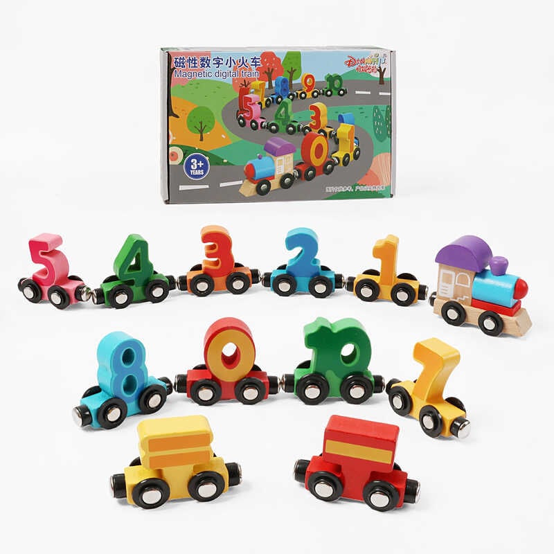 Потяг магнітний C 74134 (30) довжина 102 см, дерев’яні цифри (від 0 до 10) та арифметичні знаки, локомотив, на колесах, з магнітами, в коробці