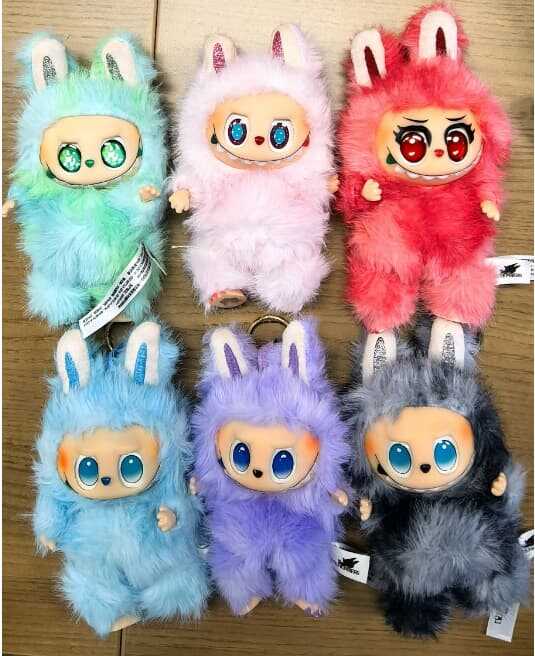 М`яка іграшка-брелок M 19778 (240) ЦІНА ЗА 1 ШТУКУ, висота героя 15 см, підсвічування, пісенька англійською, металевий карабін, голова, стопи та долоні обертаються на 360°, в коробці, ВИДАЄТЬСЯ ТІЛЬКИ МІКС ВИДІВ